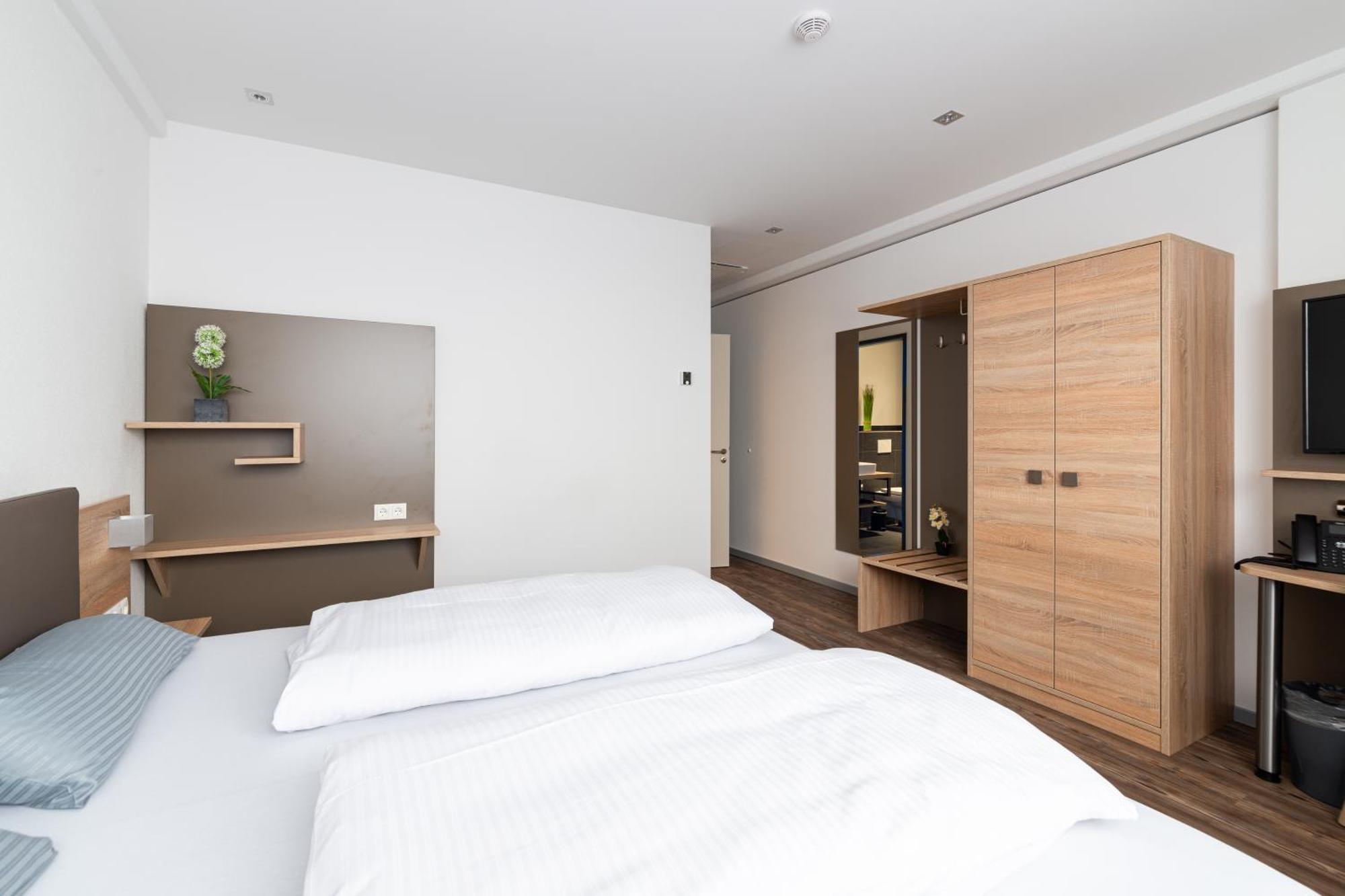 Aparthotel Avangard Living Fitness & Spa 포르히하임 외부 사진